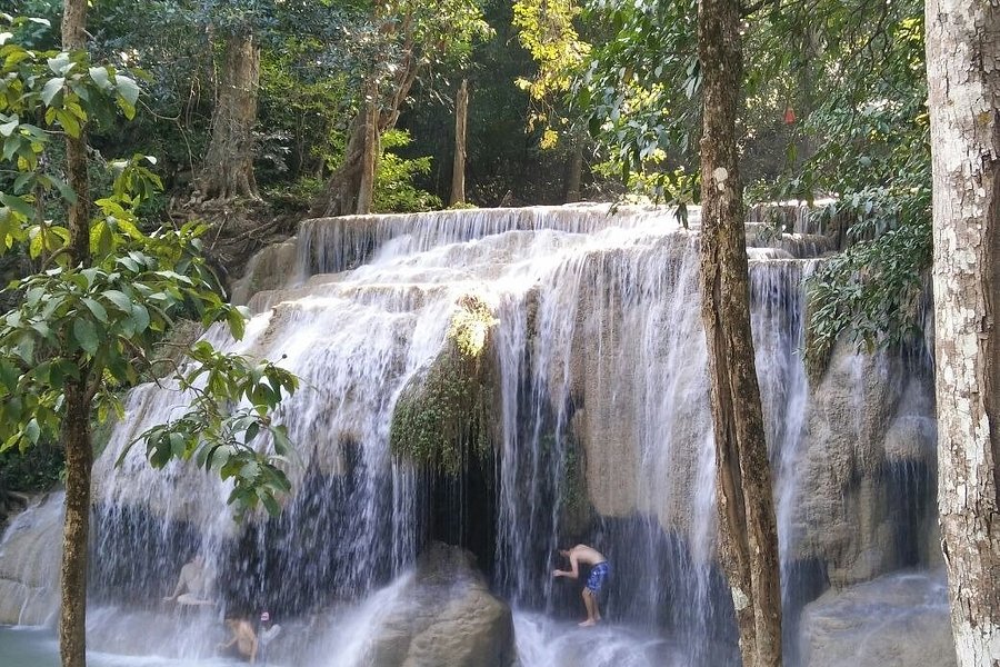 Pha Tad Waterfall image
