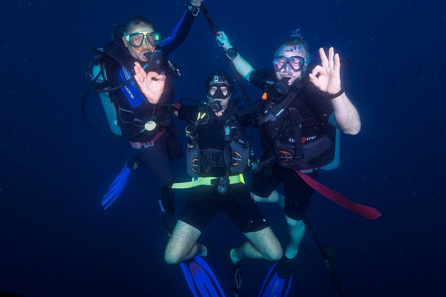 Happy Dive Center image