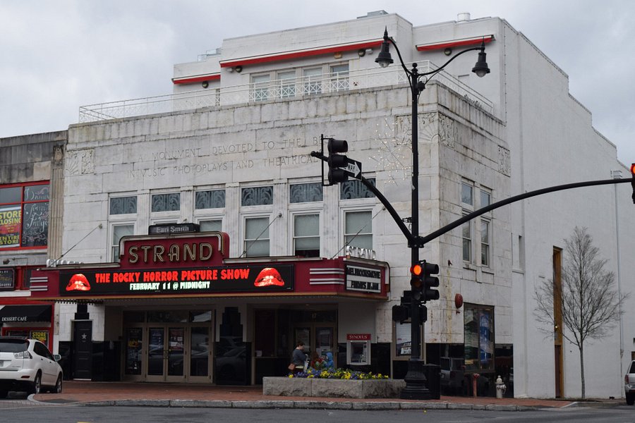 Earl and Rachel Smith Strand Theatre image