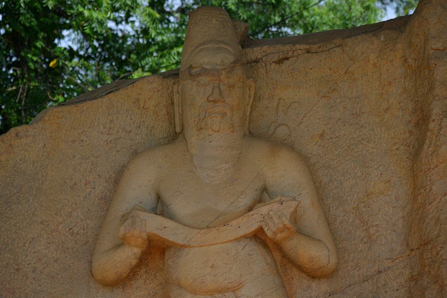 Statue of Parakramabahu I image