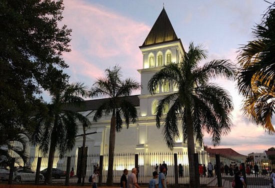 Catedral de Santiago Apostol image
