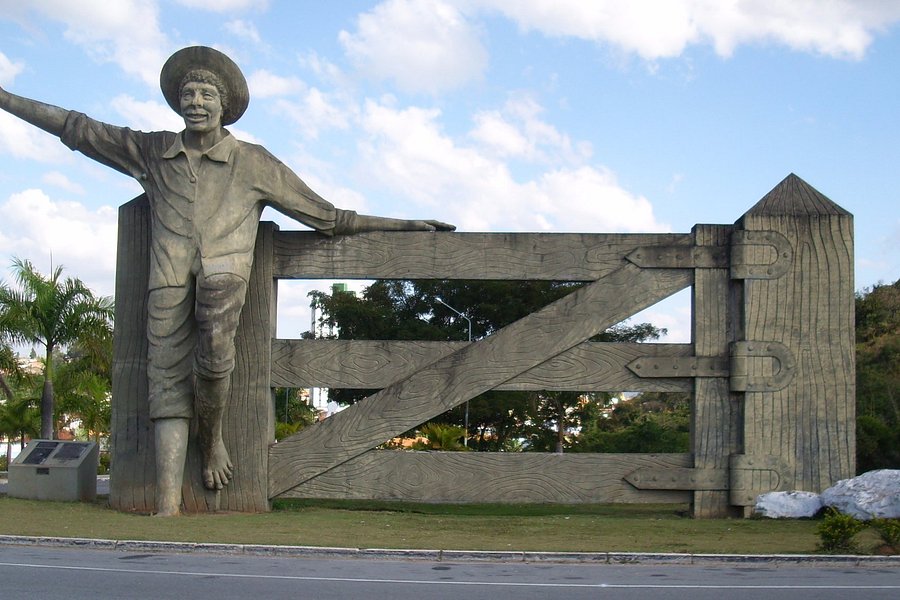 Monumento Menino Da Porteira image