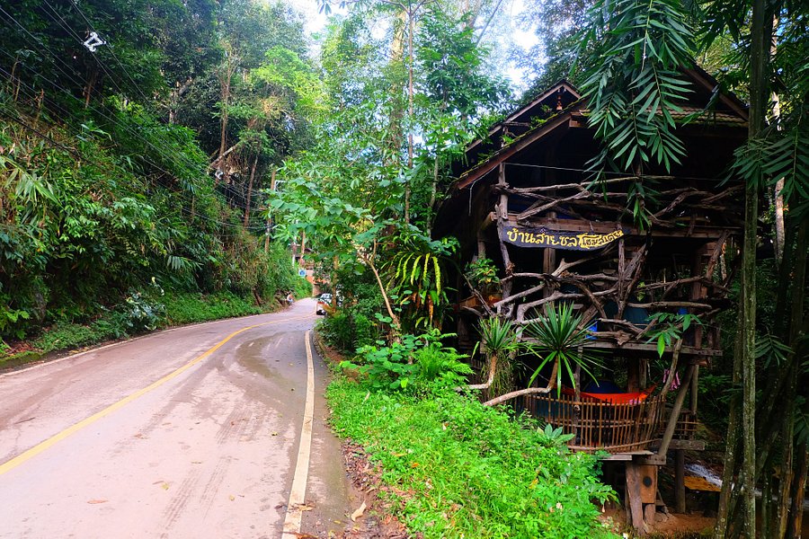 Mae Kampong Village image