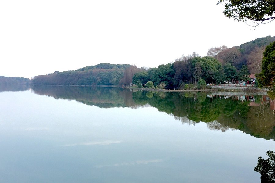 East Lake in Wuhan image