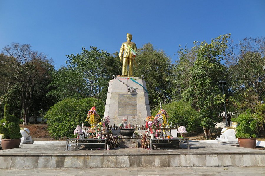 Phaya Singhanat Racha Statue image