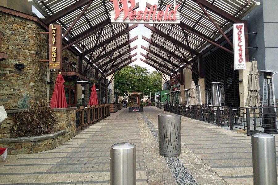 Westfield Valencia Town Center image