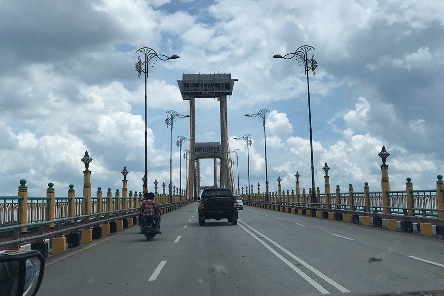 Tengku Agung Sultanah Latifah Bridge image
