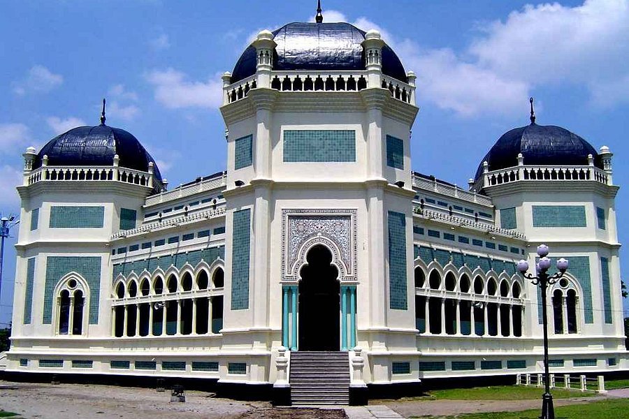 Medan Grand Mosque image