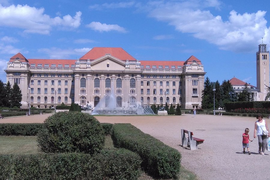Main Building of University of Debrecen image
