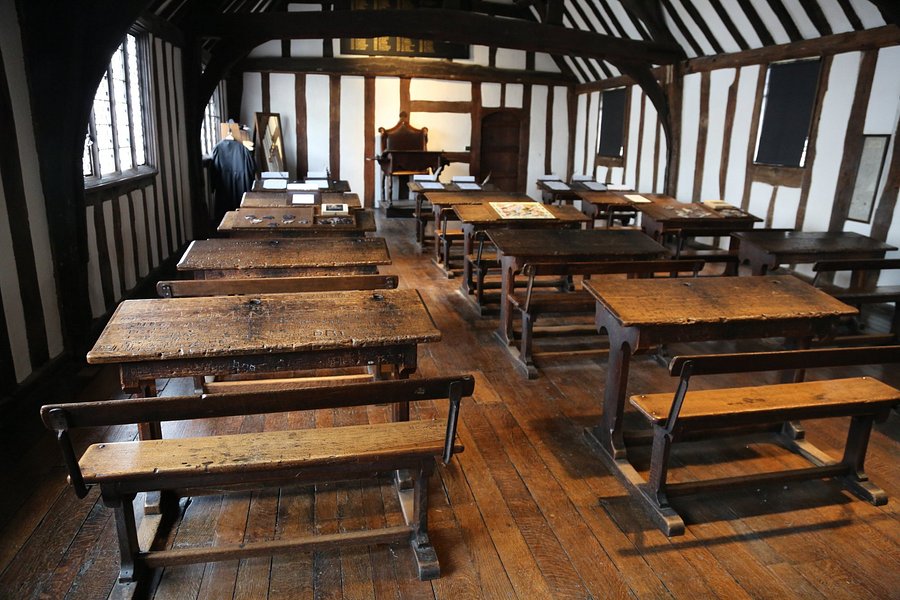 Shakespeare's Schoolroom & Guildhall image