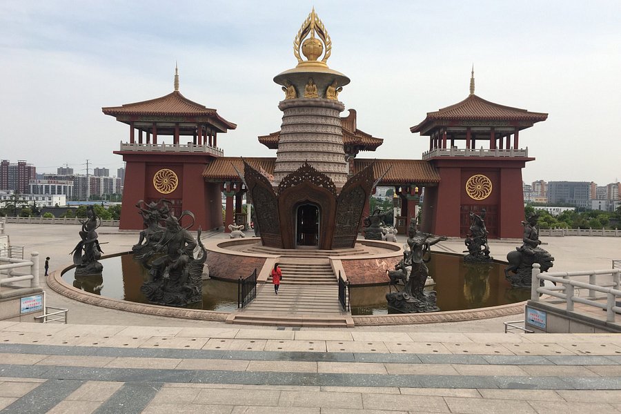 Baolian Temple image
