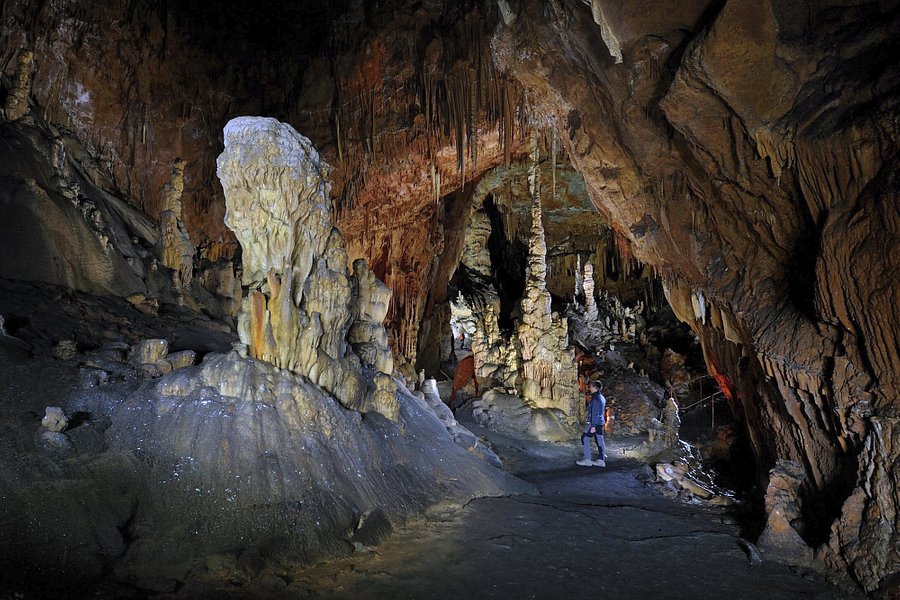 Divaška Cave image
