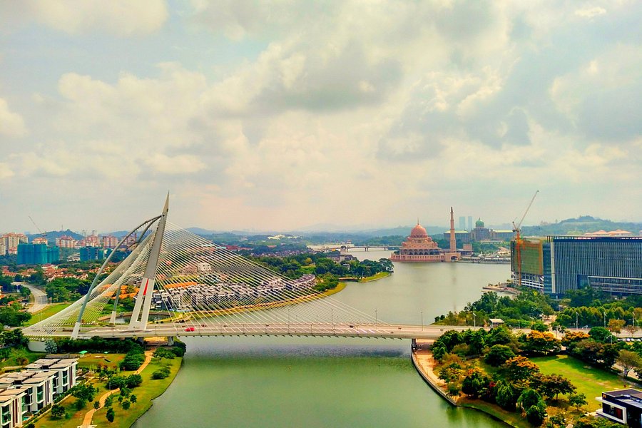 Seri Wawasan Bridge, Putrajaya image