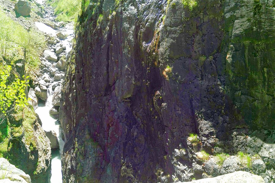 Chertova Melnitsa Waterfall image