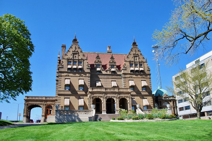 Pabst Mansion image