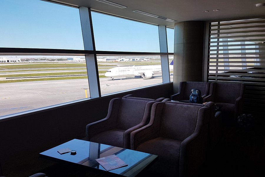 Plaza Premium Lounge (International Departures, Terminal 3) image