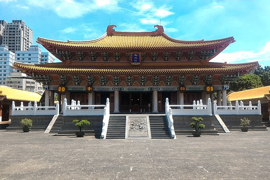 ConfuciusTemple Martyr's Shrine image