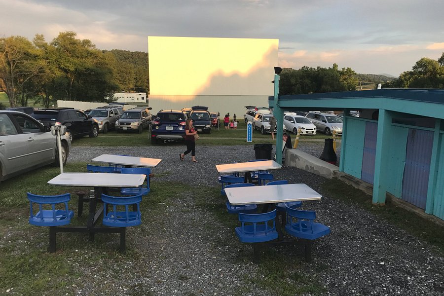 Hull's Drive-In image