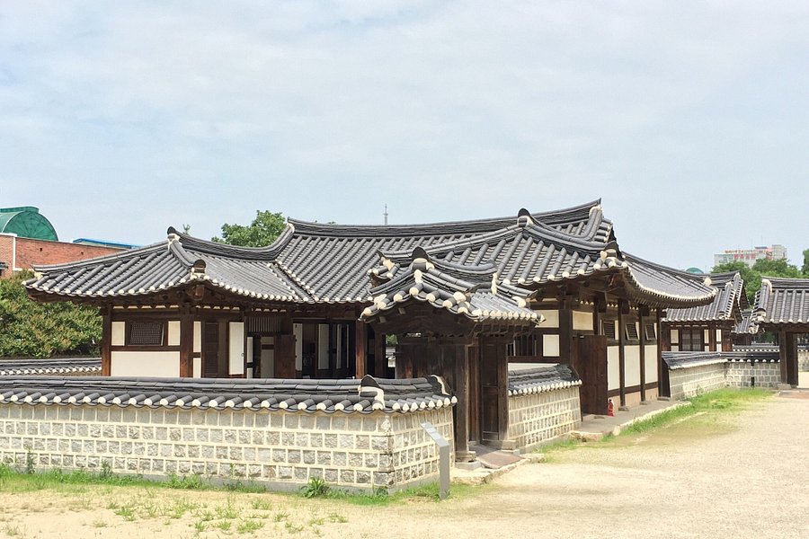 Gyeonggijeon Shrine image