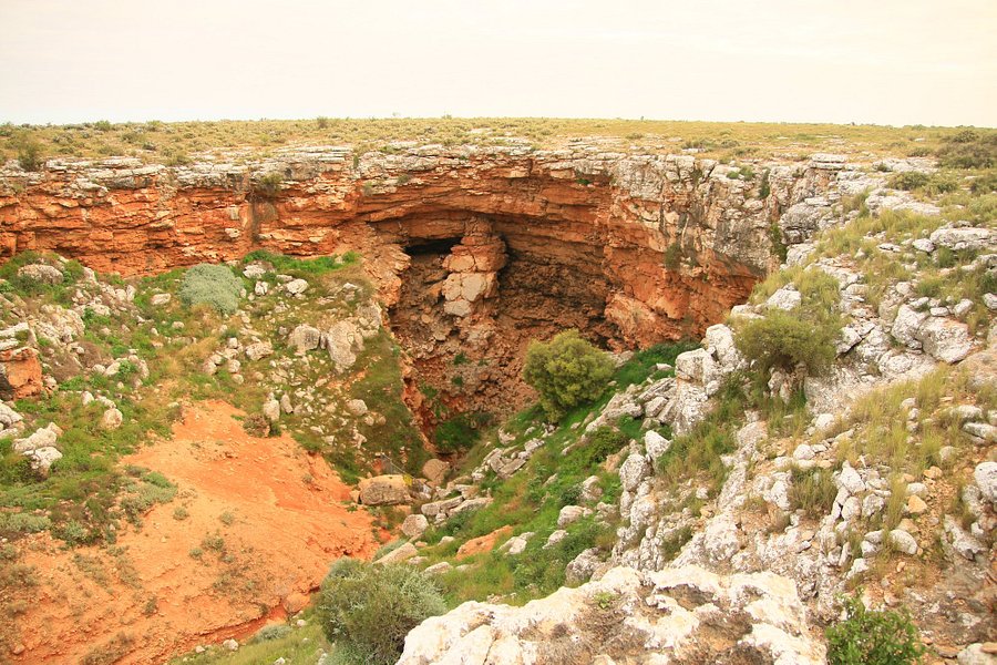Cocklebiddy Cave image