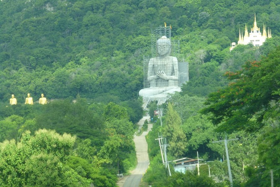 Wat Tham Phratat Khao Prang image