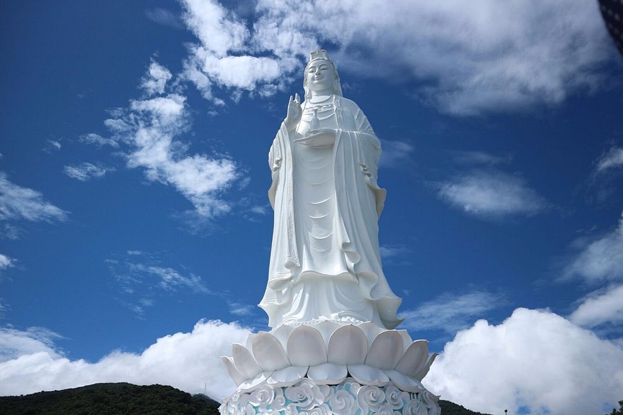 Lady Buddha image