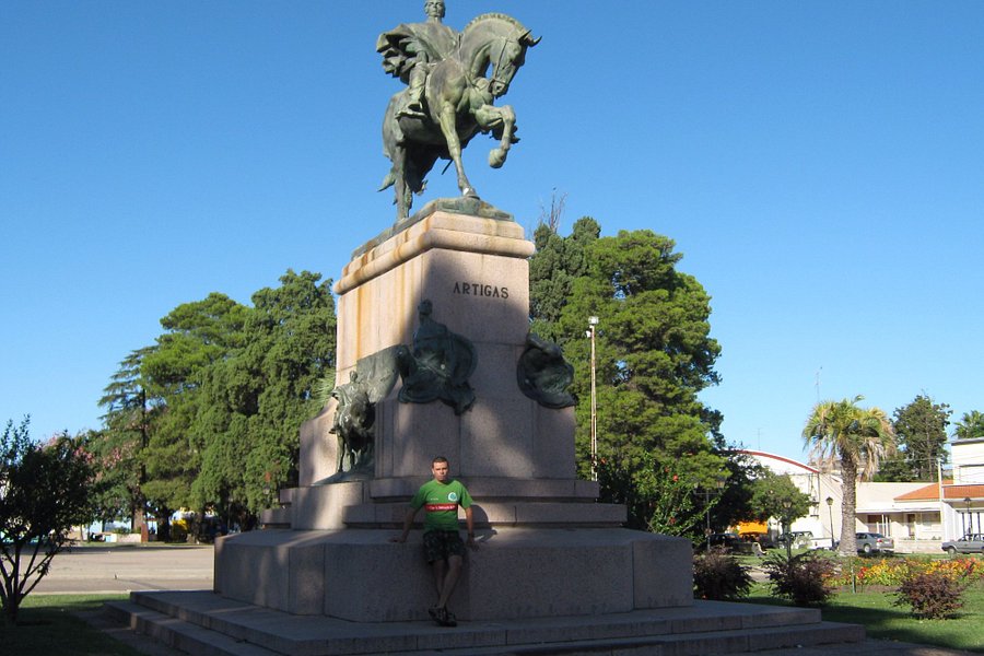 Monumento al General Jose Gervasio Artigas image