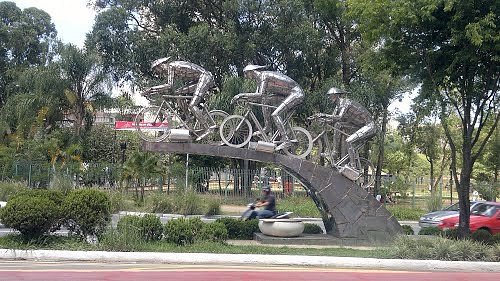 Monumento aos Ciclistas image