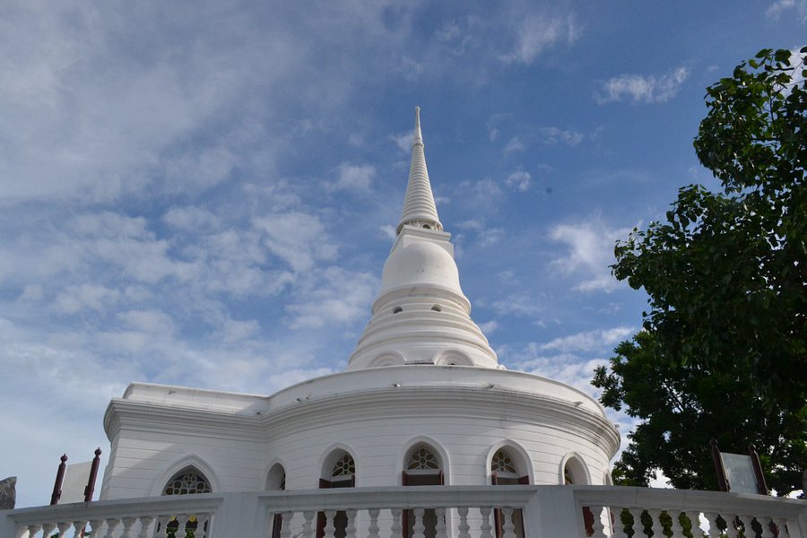 Phra Chudadhuj Palace image