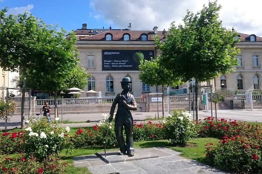 Charlie Chaplin Statue image