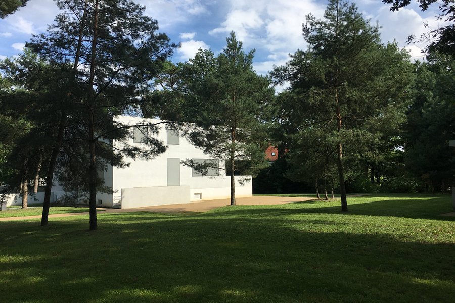 The Dessau Masters' Houses image