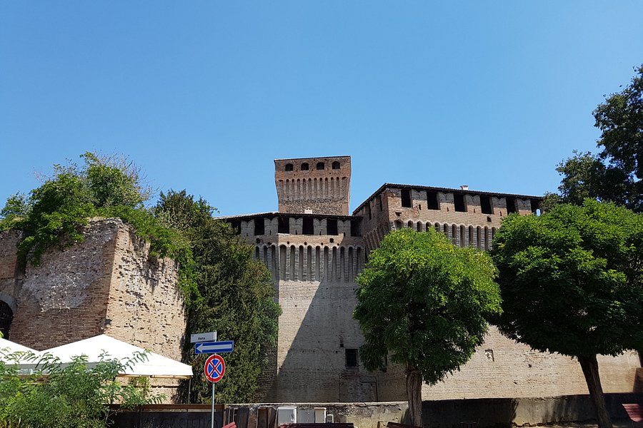 Castello di Montechiarugolo image