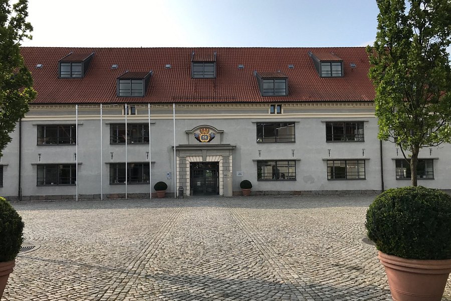 Zeughaus Stadtbibliothek Wismar image