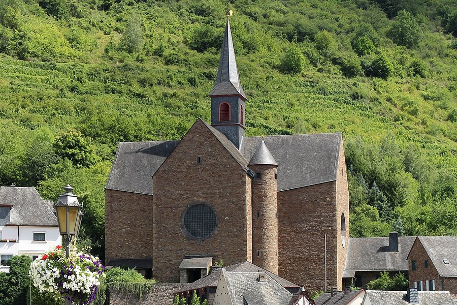 Pfarrkirche St. Remaclus image