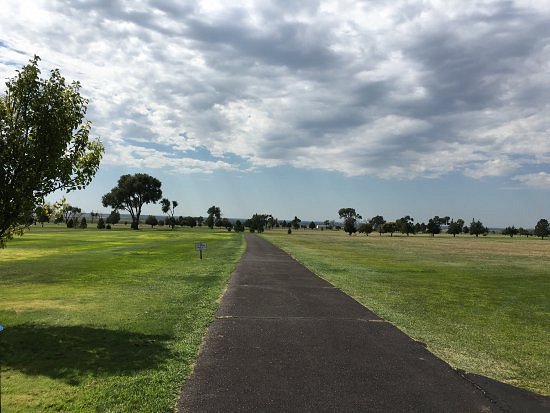 La Junta Municipal Golf Course image