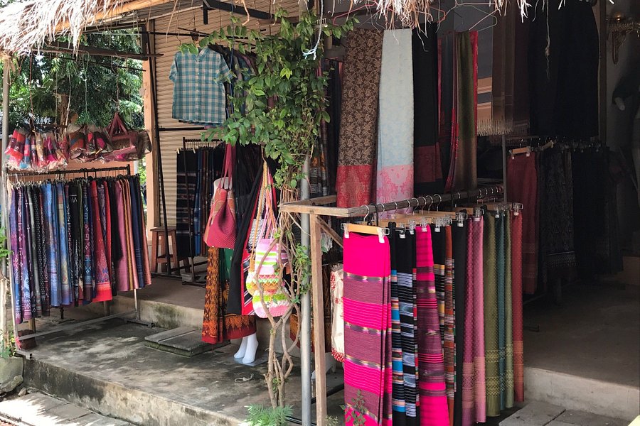 Ban Tha Sawang Silk Weaving Village image
