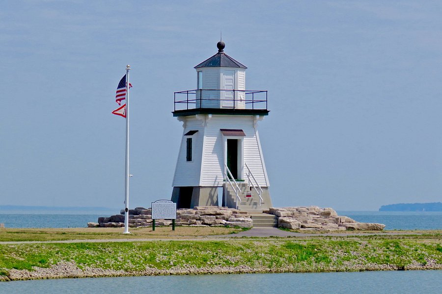 Port Clinton Lighthouse image