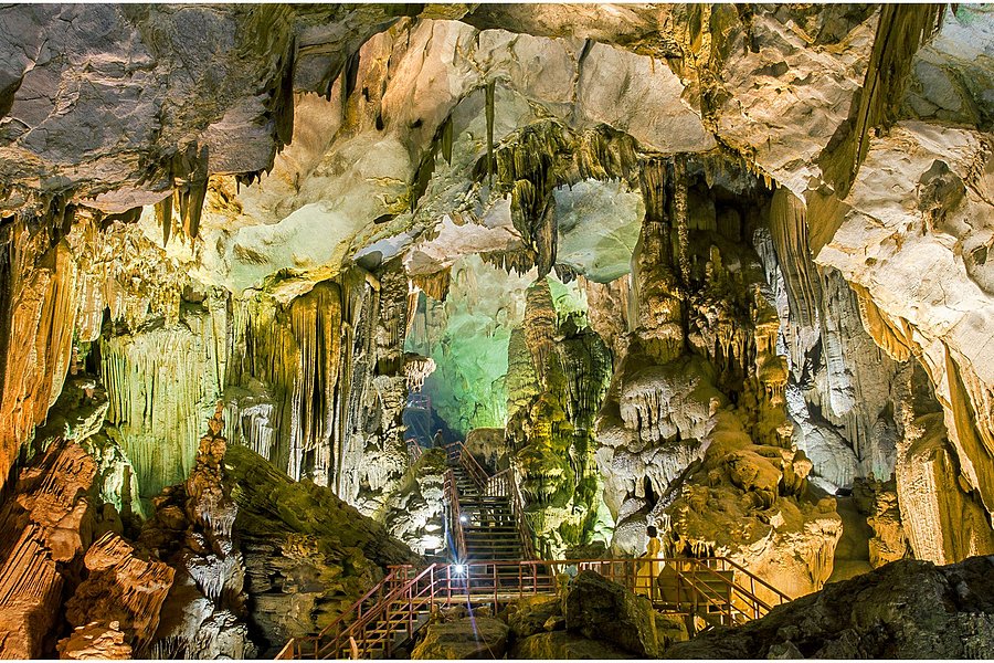 Tien Son Cave image