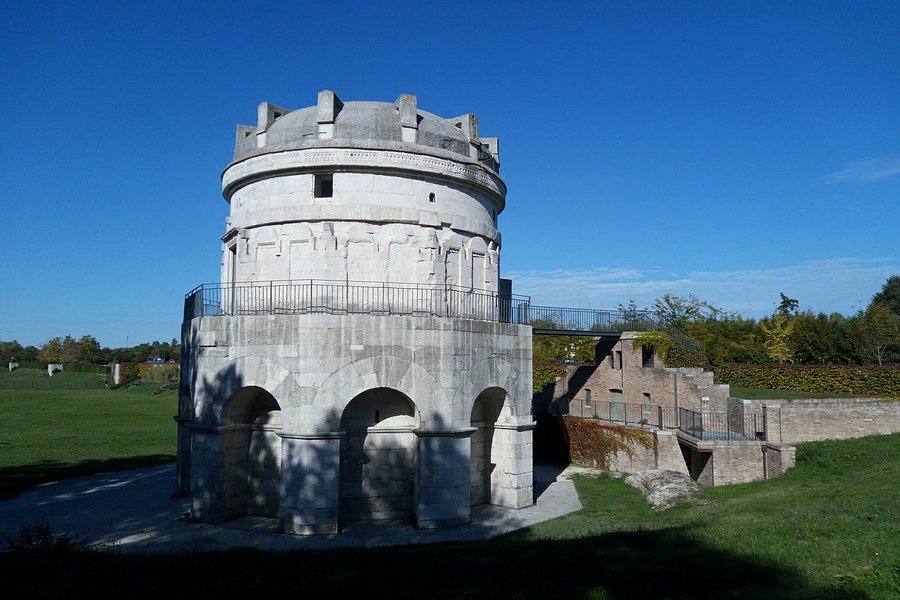 Mausoleo di Teodorico image