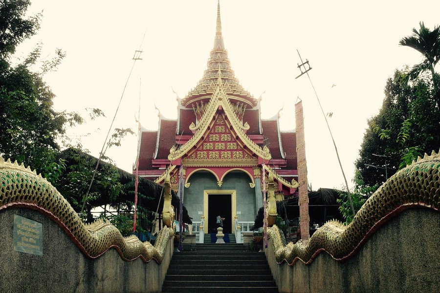 Wat Pha Tak Suea image