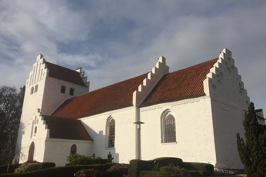 Kolby Kirke image