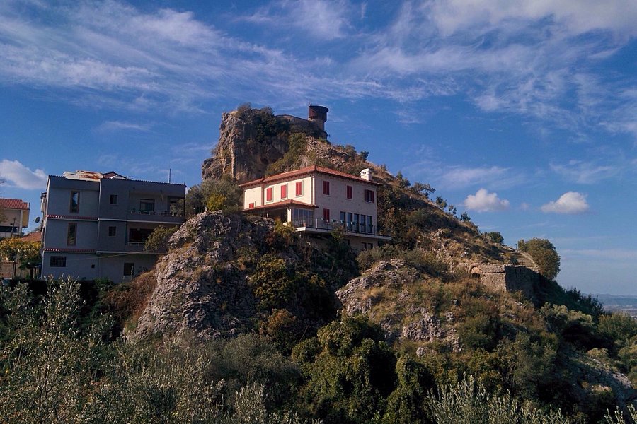 Petrela Castle image