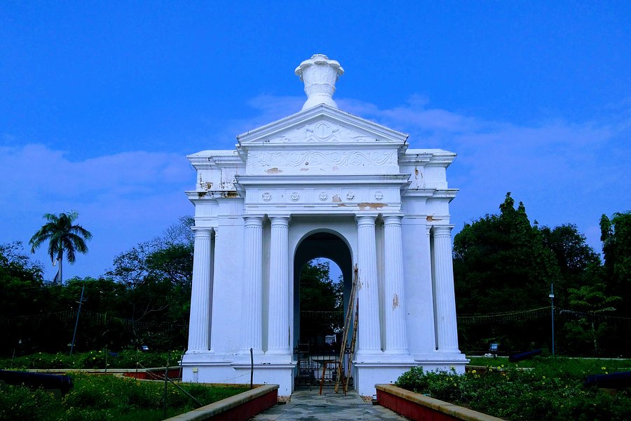 Park Monument (Aayi Mandapam) image