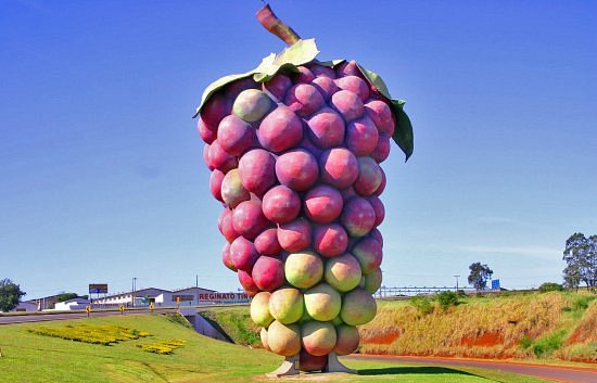Monumento do Cacho de uva image