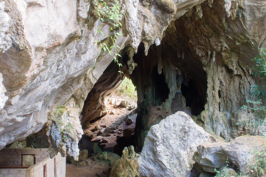 Cueva de los Portales image