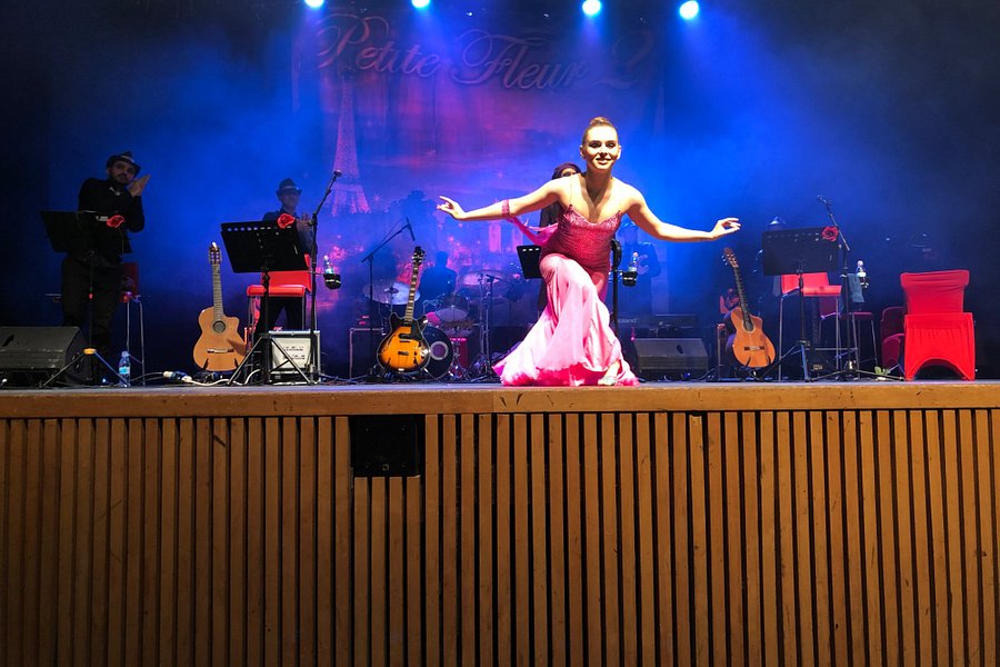 Giv'atayim Theater image