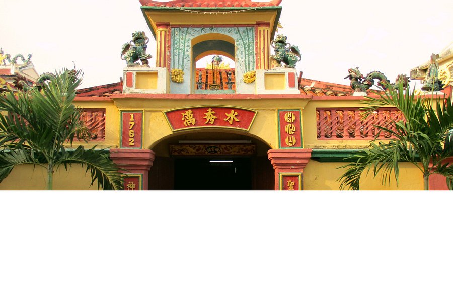 Van Thuy Tu Communal House image