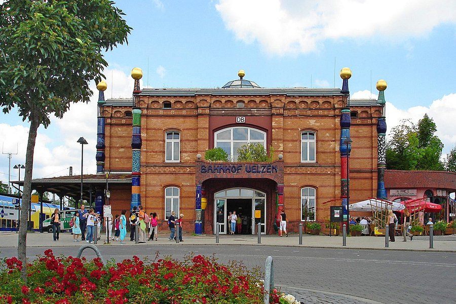 Hundertwasser-Bahnhof image