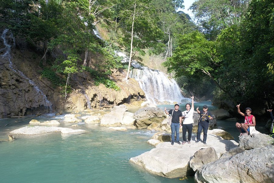 Lapopu Waterfalls image