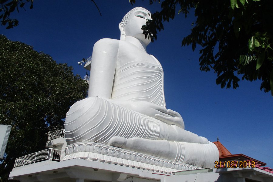 Bahiravokanda Vihara Buddha Statue image